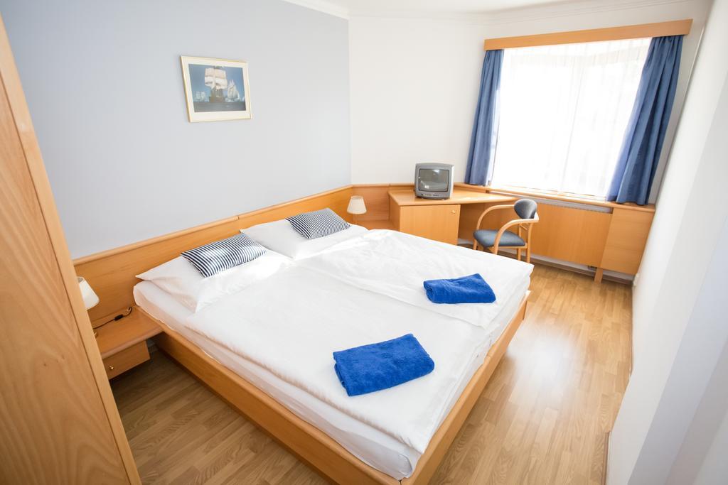 Hotel Laguna Ceske Budejovice Quarto foto